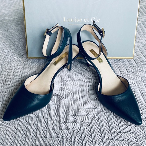 navy heels size 5